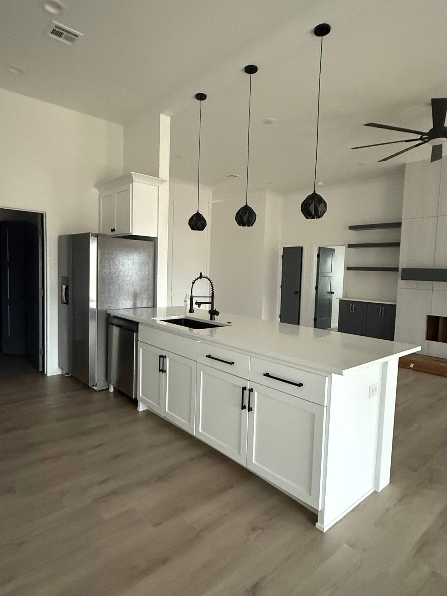 Residential project photo 28